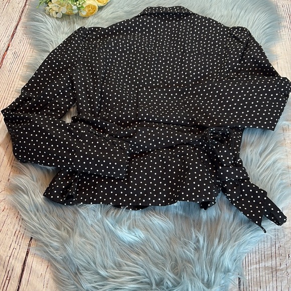 L’Academie The Elaine Black White Polka Dot Long Sleeve Wrap Top sz S - Picture 9 of 9